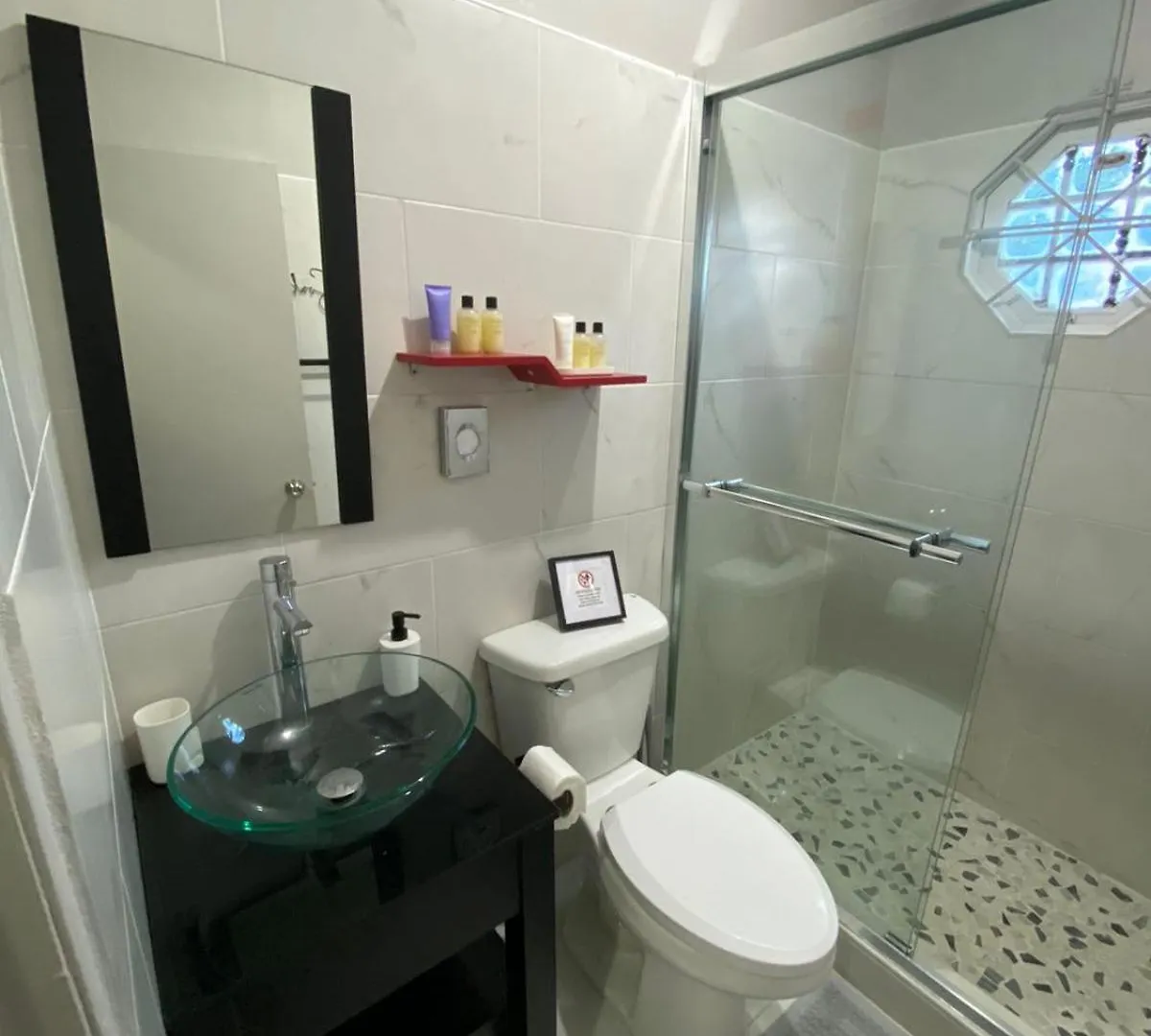펜션 Spacious & Cozy 2 Bedrooms Townhouse In Gated Community, Excellent Location In Kgn8