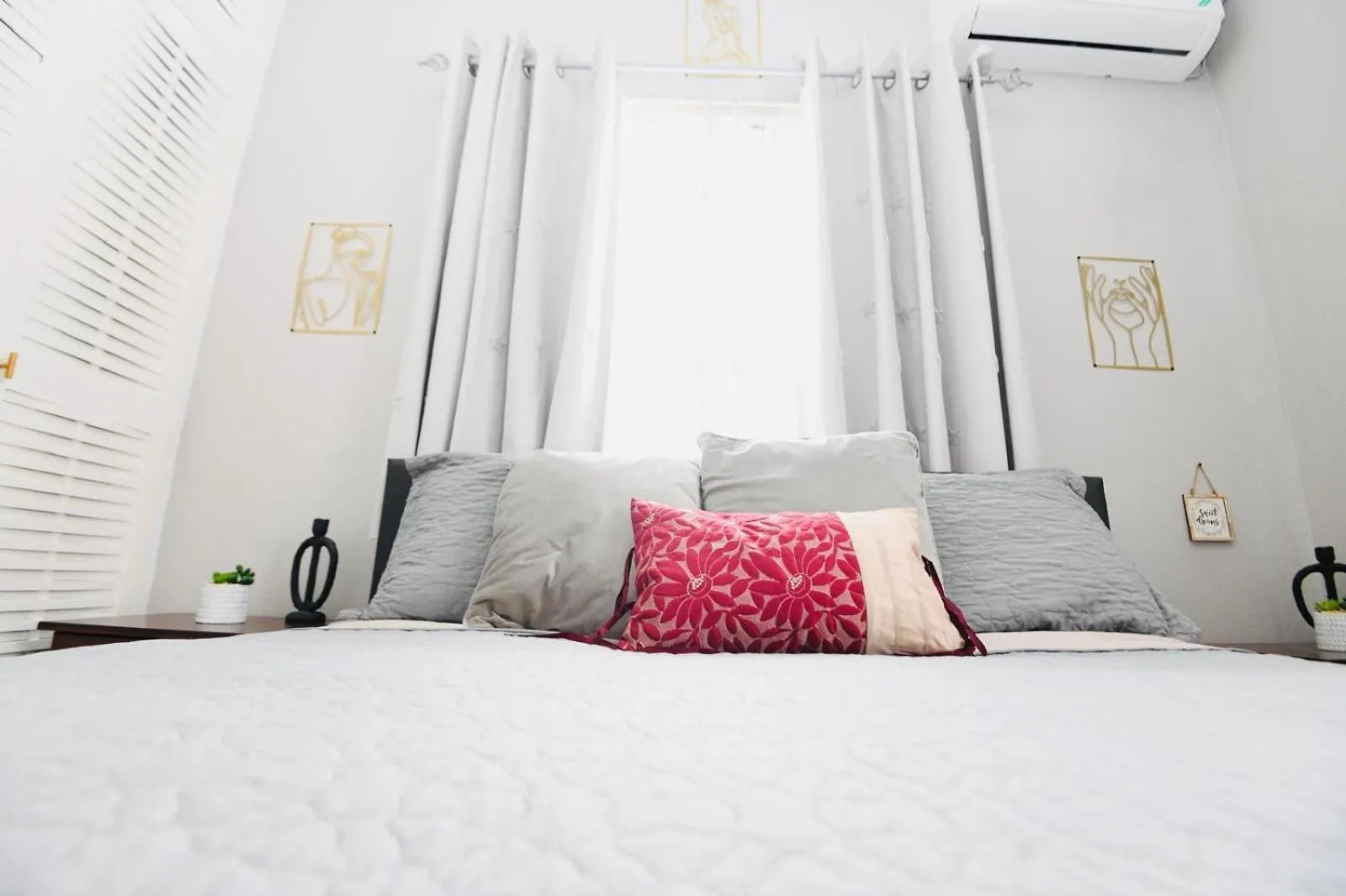 Spacious & Cozy 2 Bedrooms Townhouse In Gated Community, Excellent Location In Kgn8 Дом отдыха